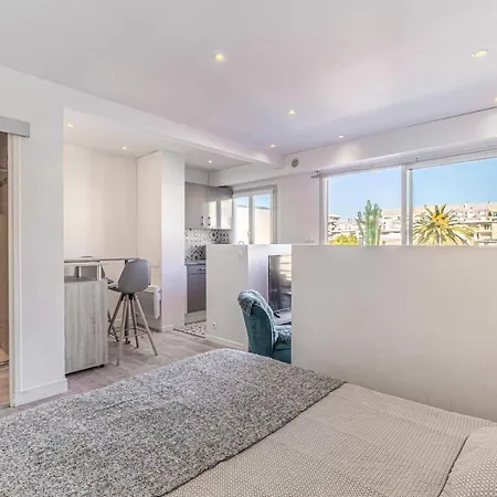 Magnificent With Terrace - Center Of Lägenhet Cannes